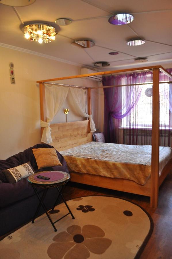 Cozy Apartments Near The Mcdonalds クレメンチューク エクステリア 写真