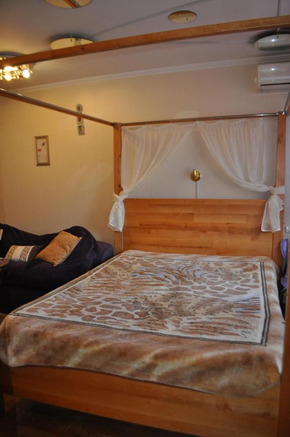 Cozy Apartments Near The Mcdonalds クレメンチューク エクステリア 写真